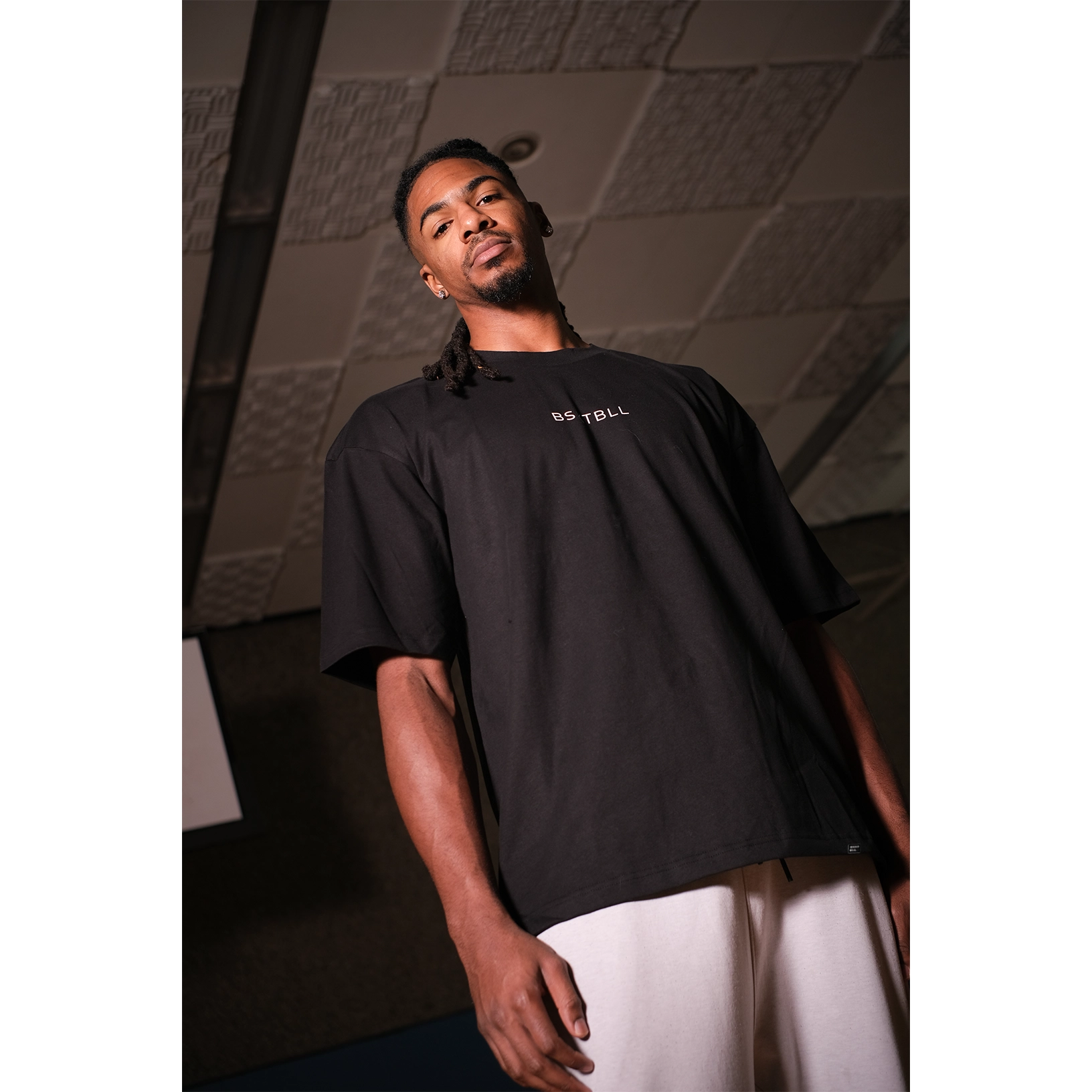 t-shirt_1_black_4.webp